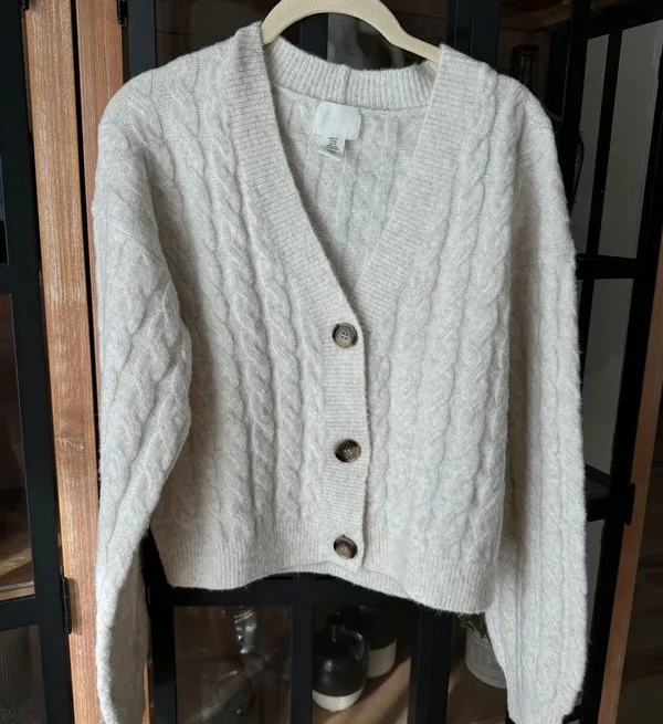 H&M wool chunky cableknit cardigan sweater beige oatmeal vneck button down - Image 7
