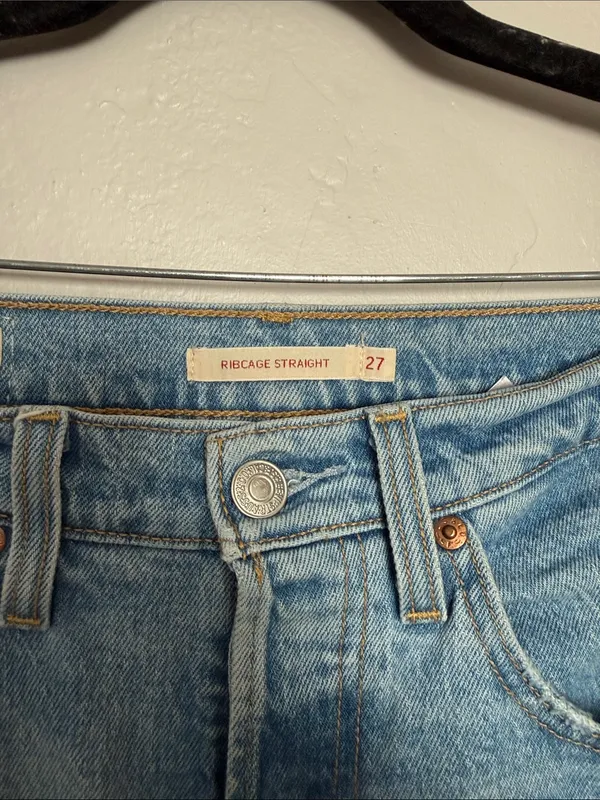 Levi’s ribcage straight jeans in size 27 - Image 8