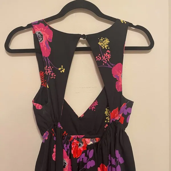 Roxy Love Seeker Black Floral Open Back Dress Size Medium - Image 6