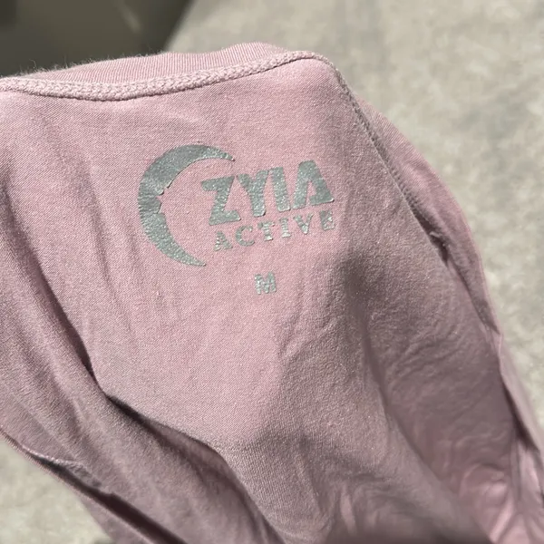 Zyia Active‎ cropped lilac front tie v neck shirt size M - Image 2
