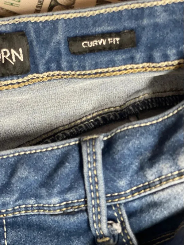 Women's Thorn Curvy Fit Denim Cutoff Shorts Size 12 - Image 5