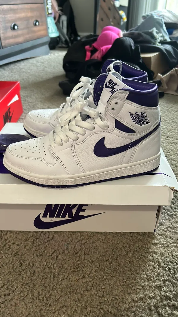 Air Jordan 1 - Image 2