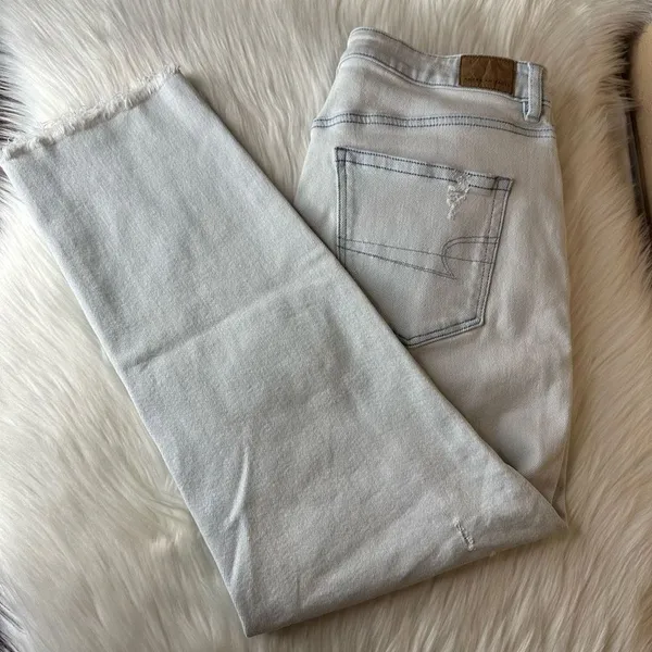 American Eagle Outfitters Mom Jeans Ripped High Waist Size 8 Short - Image 13