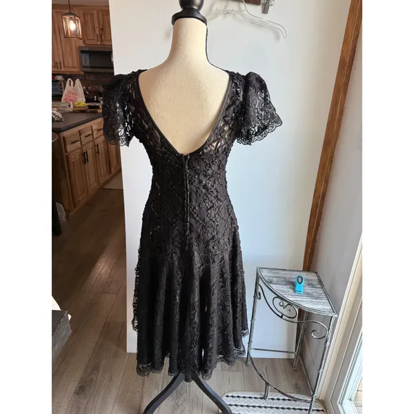 JW Collections‎ Black Vintage Lace Sequin V-Back Cocktail Dress USA Made Size 4 - Image 4