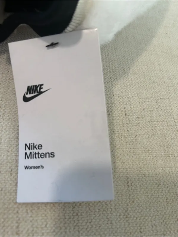 Nike Women's Warm Faux Fur Mittens Size M/L White/ Black Winter Soft Gloves NWT - Image 6