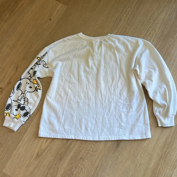 PEANUTS Snoopy and Woodstock crewneck sweater size large - Image 4