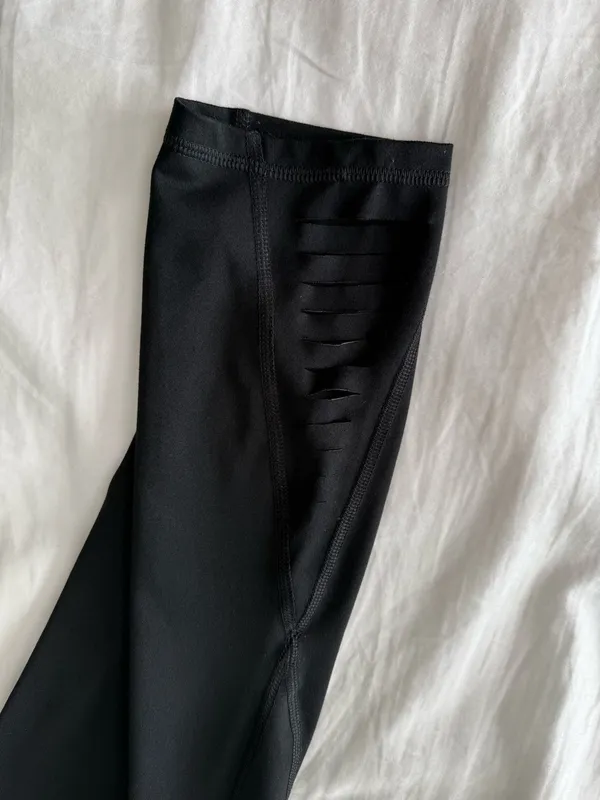 Black Cropped Active Leggings With Slit Detail - Image 5