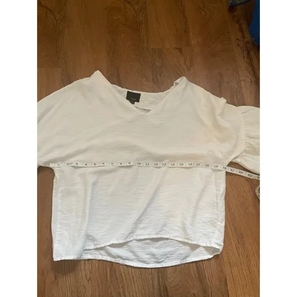 ‎Lumiere White shirt with bell sleeves medium - Image 7
