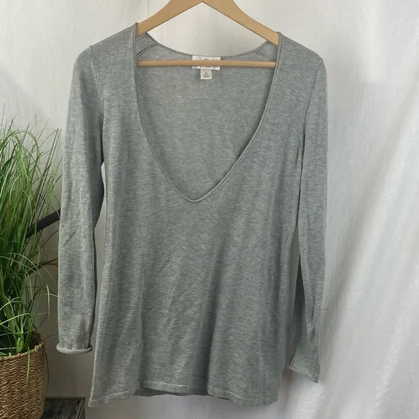 Ann Taylor Gray Deep V Neck Long Sleeve Sweater M - Image 2
