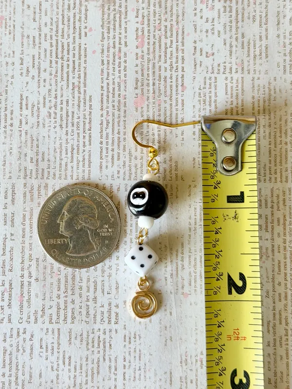 Handmade y2k funky grunge 8 ball dice swirl dangle earrings 🎲🖤💕 - Image 6