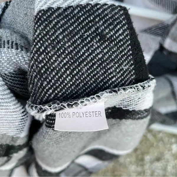 UNISHE Black‎ and White Plaid Fleece Shacket Black Size M - Image 4
