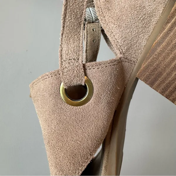 Koolaburra by UGG NWOT Ortholite Suede Taupe Heeled Kaiah‎ Sandals Size 9 - Image 8