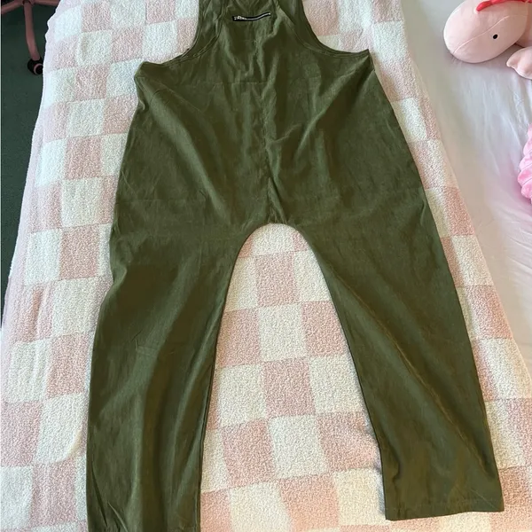 Casual Olive Green Jumpsuit Size L - Image 3