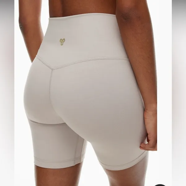 Aritzia Golden LIFE New Cheeky Hi-Rise 7" Short - Image 4
