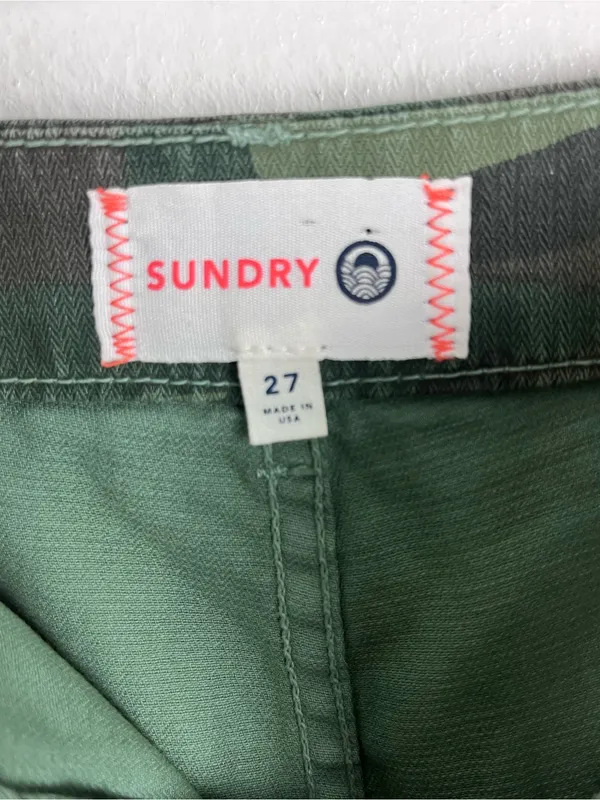 SUNDRY No. 95 Green Camo Stars Joggers Size 27 Casual Glamping Boho Hunting - Image 3