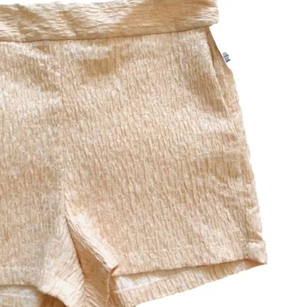 Express Shorts Peachy Pink Textured Dressy Pockets Side Zip Shorts Size 12R - Image 4