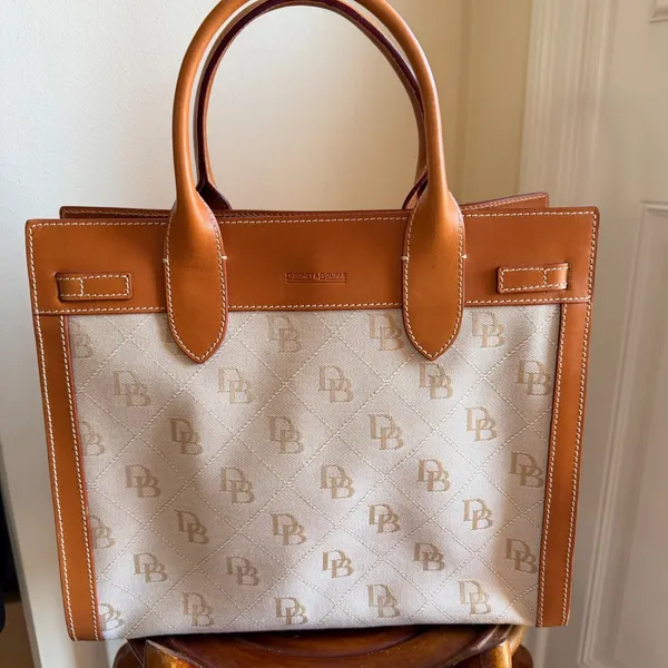 Vintage Dooney & Bourke Italy DB Monogram Canvas Leather Tote Tan Cream Preppy - Image 13