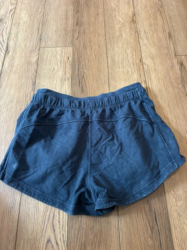 Lululemon Inner Glow Shorts 3" - Image 4
