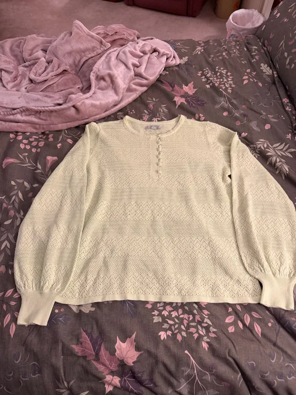 Ryegrass light green lightweight sweater Size L - Image 2
