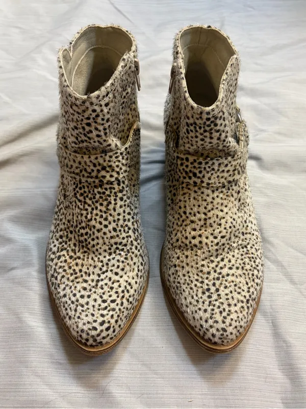 Very G Spotted Calf Hair Style Ankle Booties - Image 4