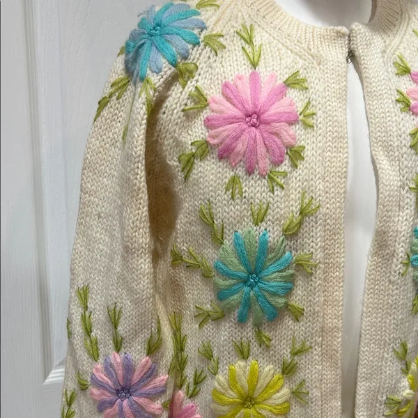 Women’s 1950-60s Jeri Jo Floral Embroidered Wool Cream Cardigan - Image 2