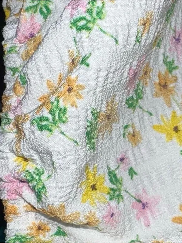 Elodie White floral smocked top. - Image 7