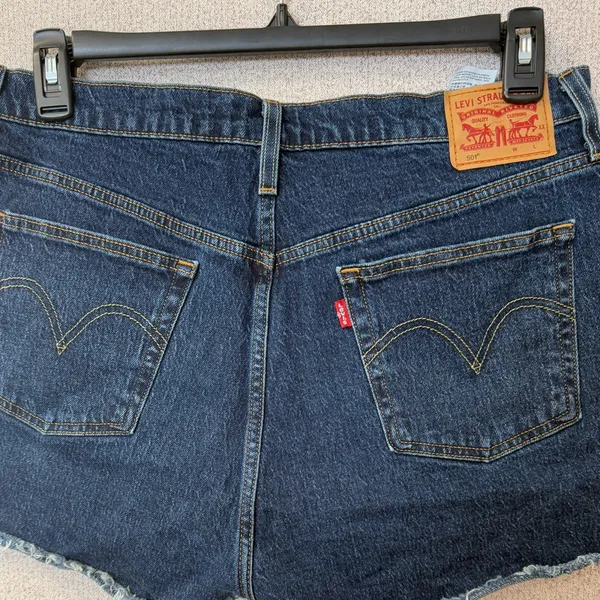Levis 501 Womens Size Large cheeky cutoff denim blue‎ jean shorts - Image 5