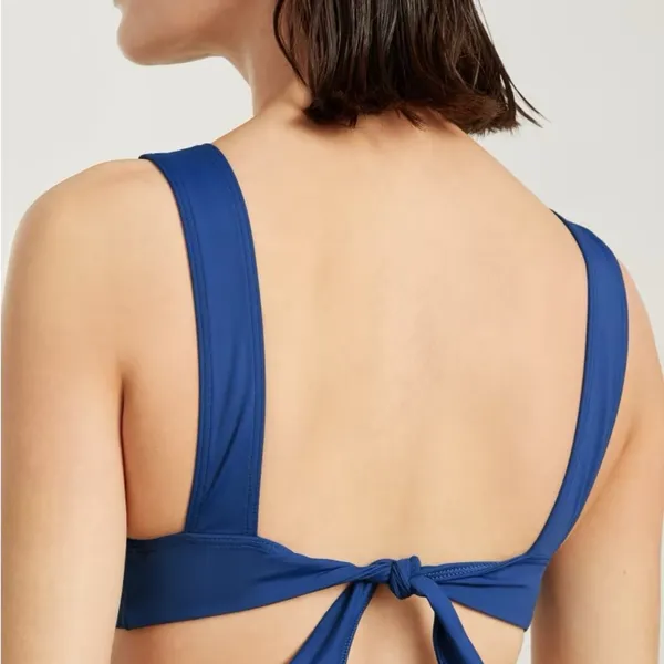 71EG.- The Triangle Bikini Top. - Image 2