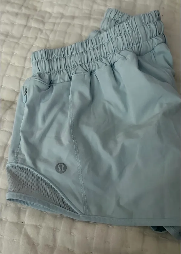 Lululemon Shorts 2.5" - Image 4
