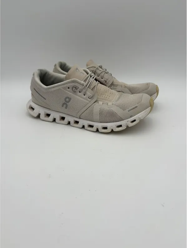 On Cloud Woman’s 9 Running Shoes - Excellent Condition-Running Or Casual - Image 3