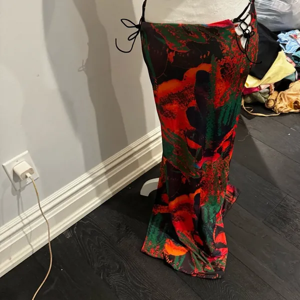Tiger Mist Black Red & Green Design Maxi Skirt - Image 4