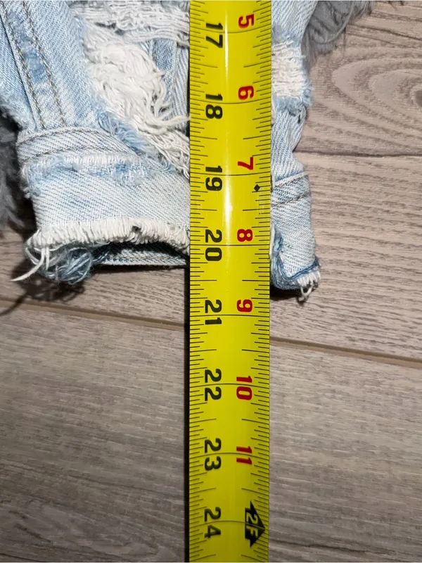 American Eagle Outfitters Light Blue Denim Jacket - Image 4