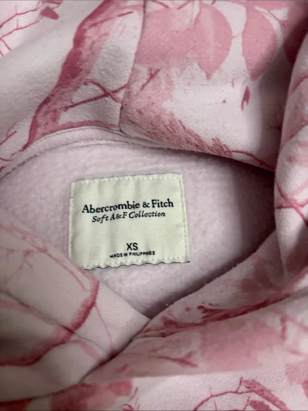Abercrombie & Fitch Pink Real Tree Camo Print - Image 2