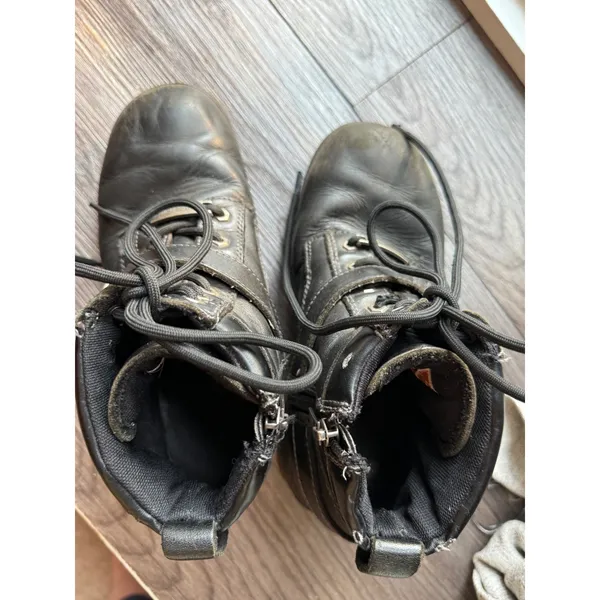 Harley Davidson Womens Black Leather Moto Combat Boots Side Zip Buckle Lug Sole - Image 4