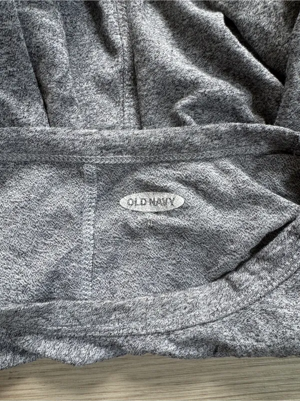 Old Navy Charcoal Gray Short-Sleeve Pocket Tee - Image 2