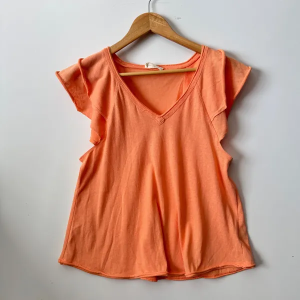 New‎ In Womens Peach Orange Flutter Sleeve V Neck Top Blouse Size Large - Image 2