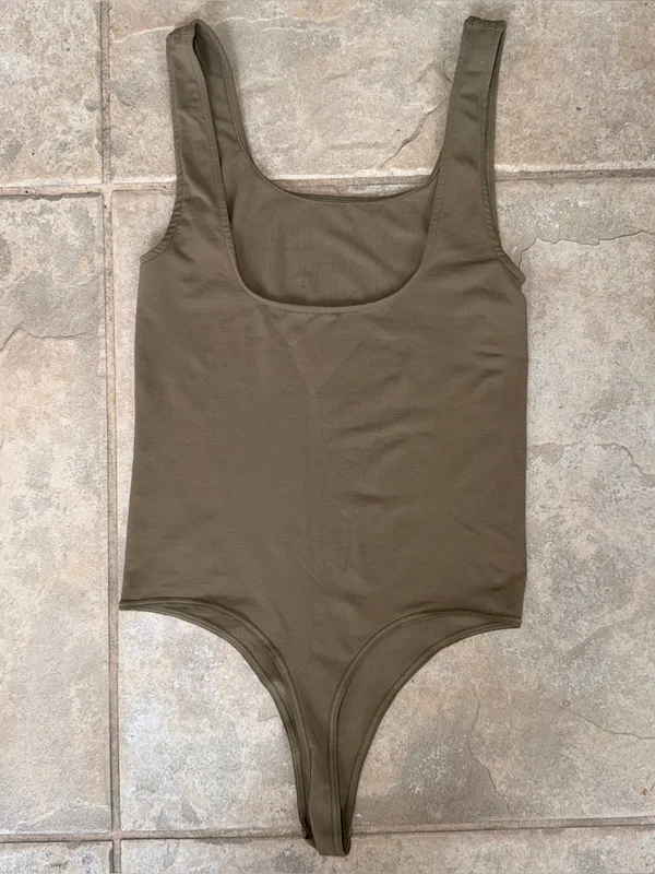 Skims Soft Smoothing Thong Bodysuit in Army Green Size XS - Image 6