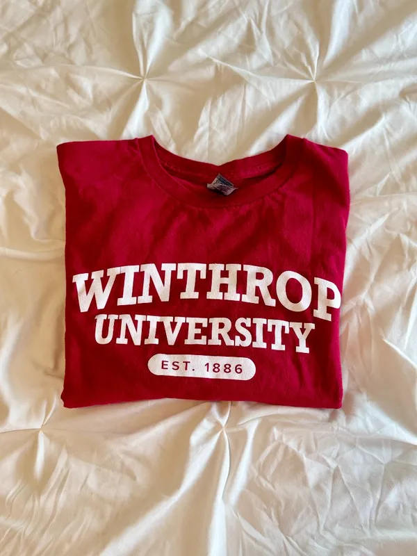 Gildan Red Winthrop University Graphic T-Shirt - Size Large (L) - Image 3