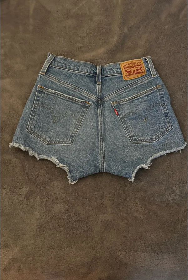 Levi’s 501 Shorts - Image 2