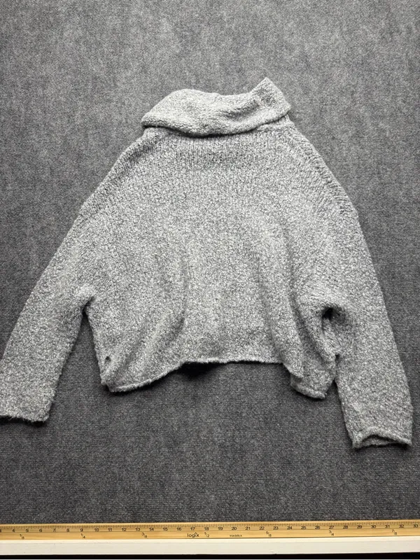 Free People Womens’s XS oversized Cozy Cropped Turtleneck Sweater Light Gray - Image 6