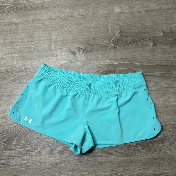 •UNDER ARMOUR• SHORTS - Image 3