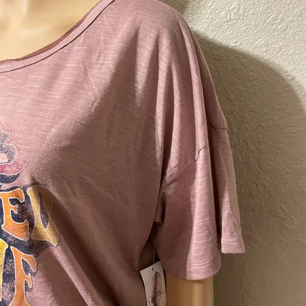 Jessica Simpson NWT Women's Rose Colored "All You Need Is Love" Shirt X-Large - Image 5