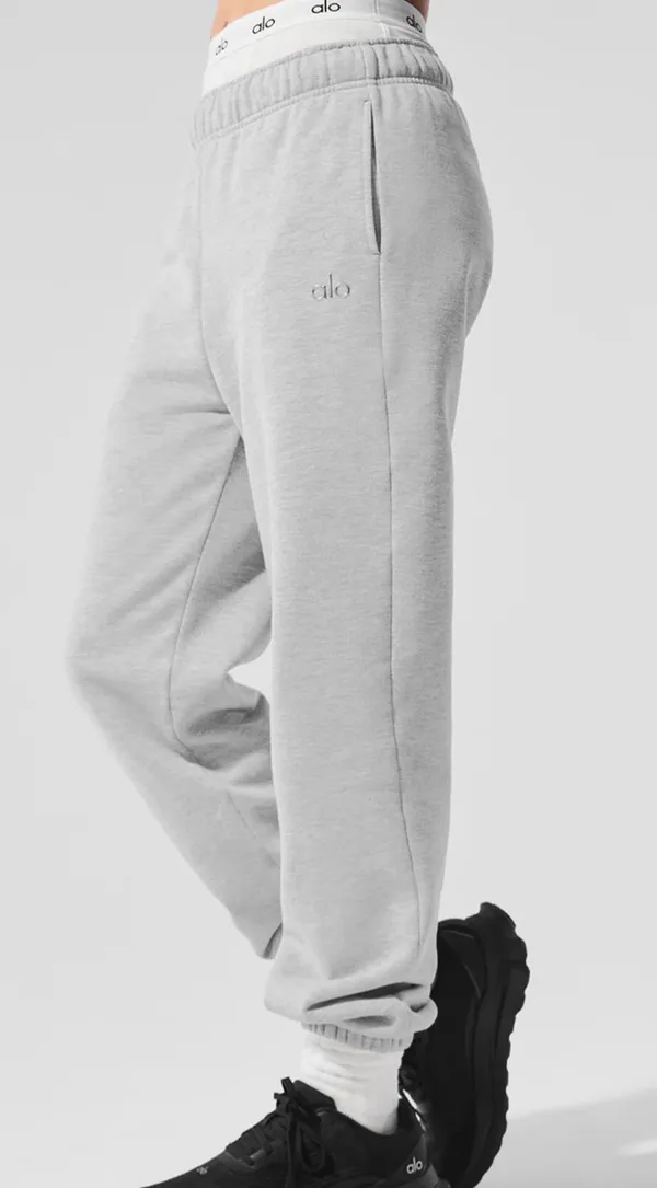 Accolade Alo Yoga Sweatpants heather grey - Image 3
