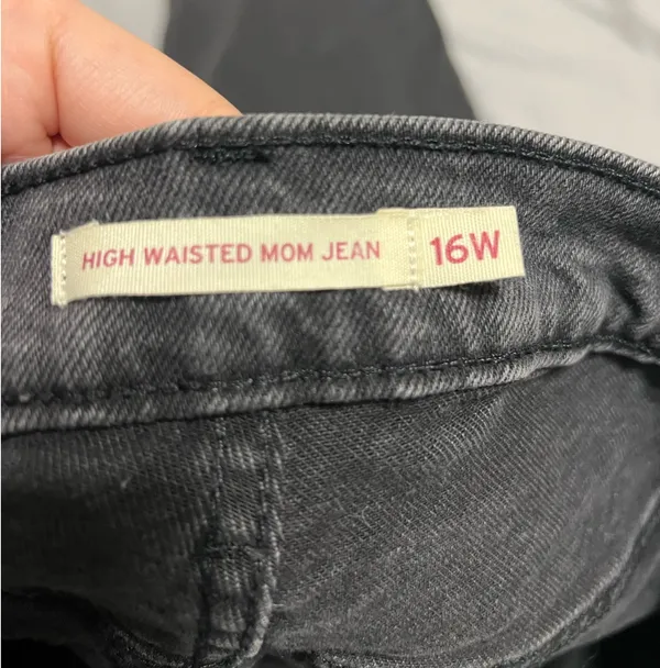 Levi’s High-Waisted Mom Jeans  - Image 3