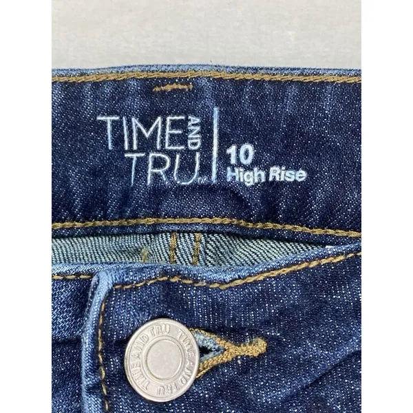 Time and Tru‎ High Rise straight leg crop Jeans Women's sz 10 shark bite Hem - Image 7
