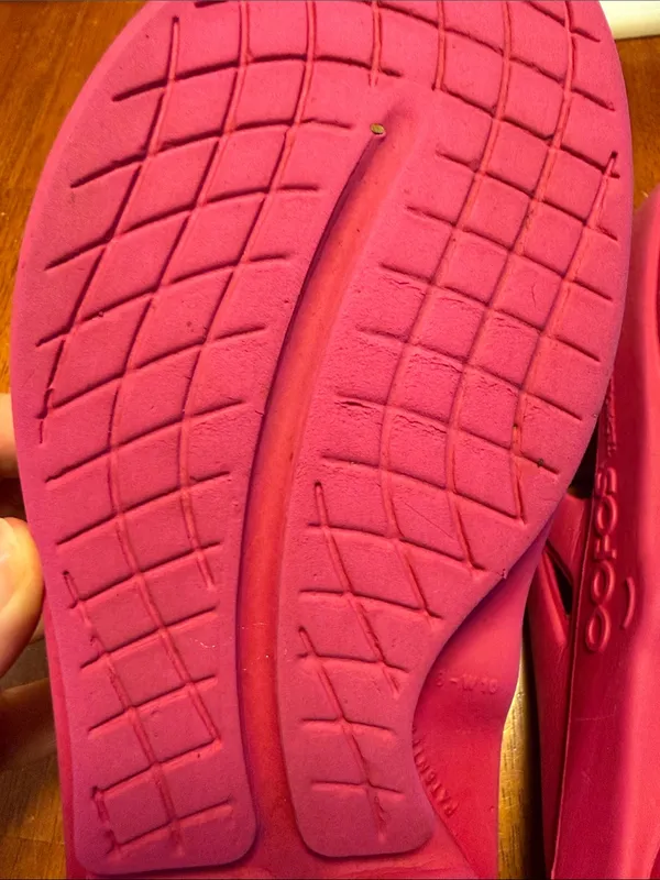 OOFOS Women's Bright Pink Recovery Flip Sandals Size 10 - Image 5