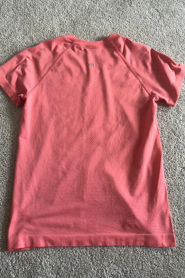 Lululemon Swiftly Tech Short Sleeve 2.0 - Image 2