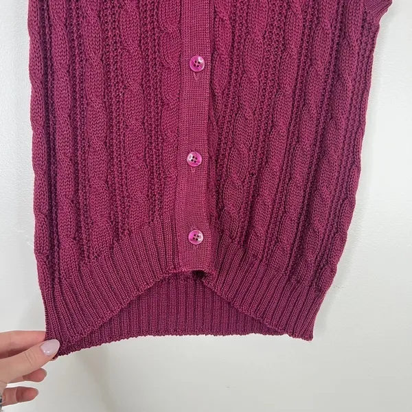 Vintage‎ Pendleton 100% Pure Wool Button Front Maroon Sweater Vest Size Medium - Image 2