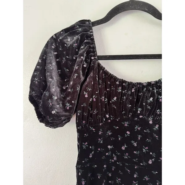 NWT Lulus Expert Charm Black Ditsy Floral Velvet Puff Sleeve Maxi Dress Size XS - Image 5