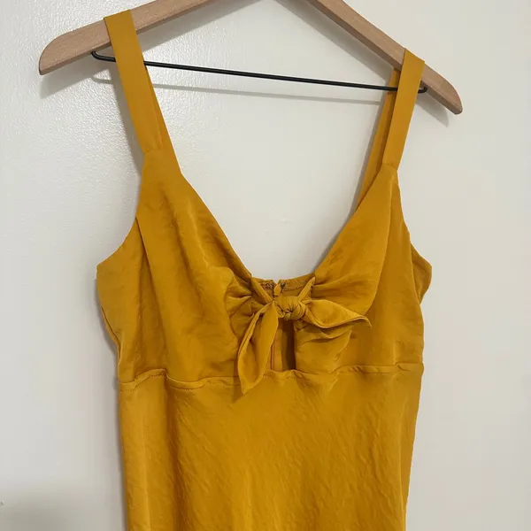 Francesca's Mi Ami |‎ NWT Mustard Yellow Satin Tie Front Midi Dress, Size M - Image 6